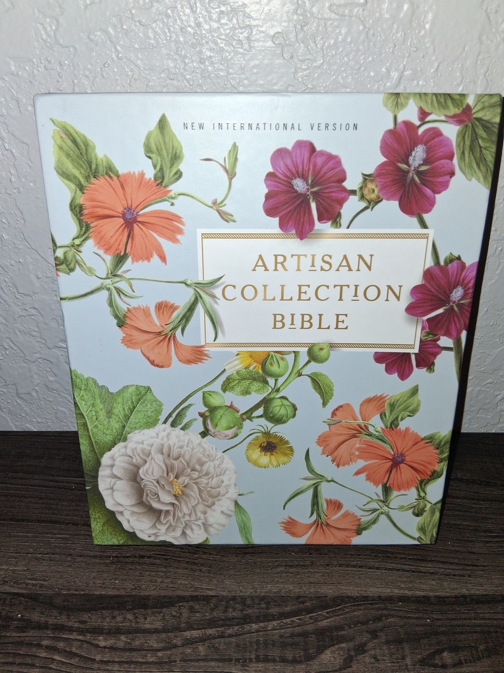 NIV Artisan Collection Bible Blue Floral Leathersoft Journaling Editio